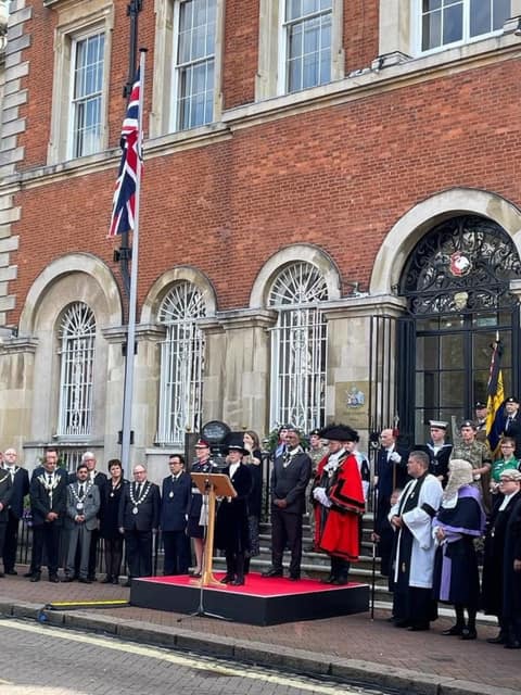 Royal Proclamation in Market Square, Aylesbury: civic dignitaries and mayors in chains on the steps